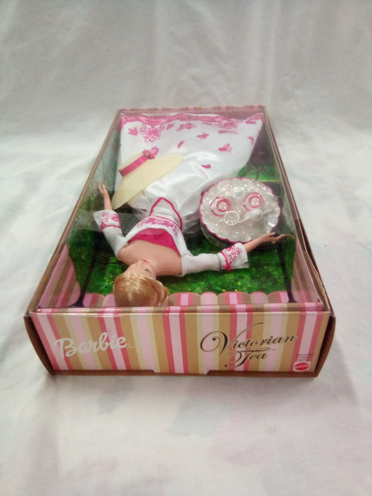 BARBIE Mattel "Victorian Tea Barbie"
