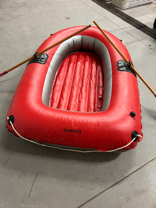 SEVYLOR CARAVELLE 2-person inflatable boat w/ oars