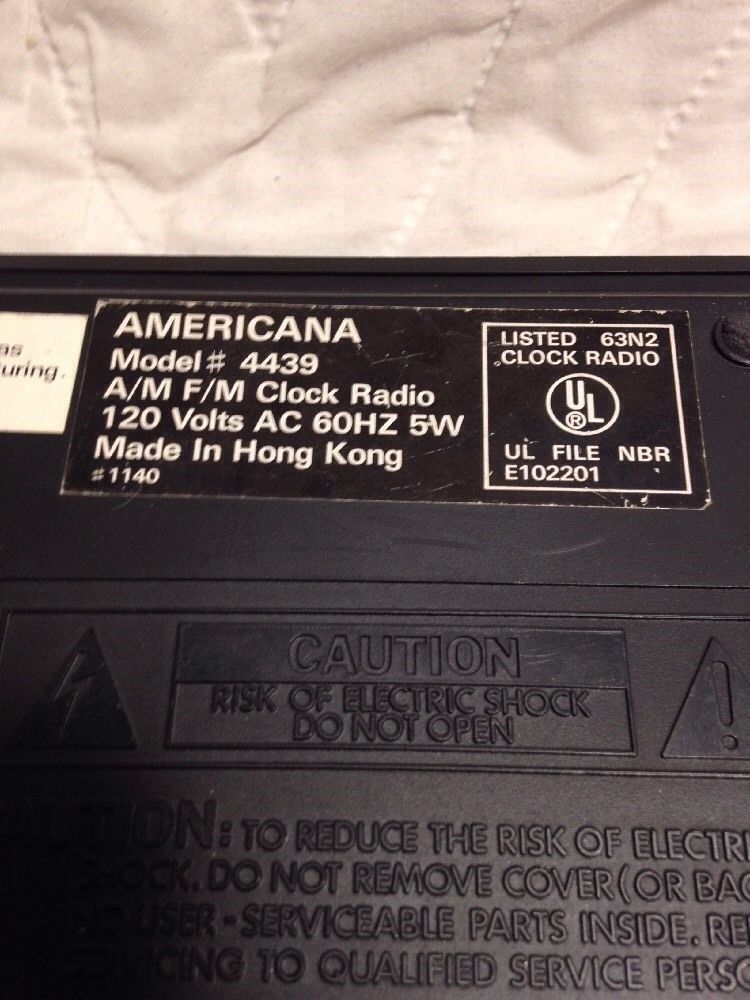 Vintage Americana brand Model#4439 AM/FM Clock Radio - RARE!