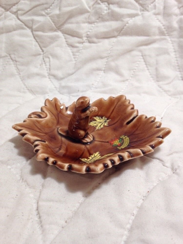 Vintage Glazed Pottery Ashtray "London, Canada" Beaver Maple Leaf