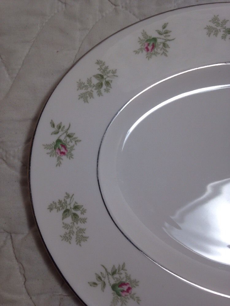 WEDGEWOOD 13" Oval Serving Platter in Green Duchess by Tuscan-Royal Tuscan Wedgwood