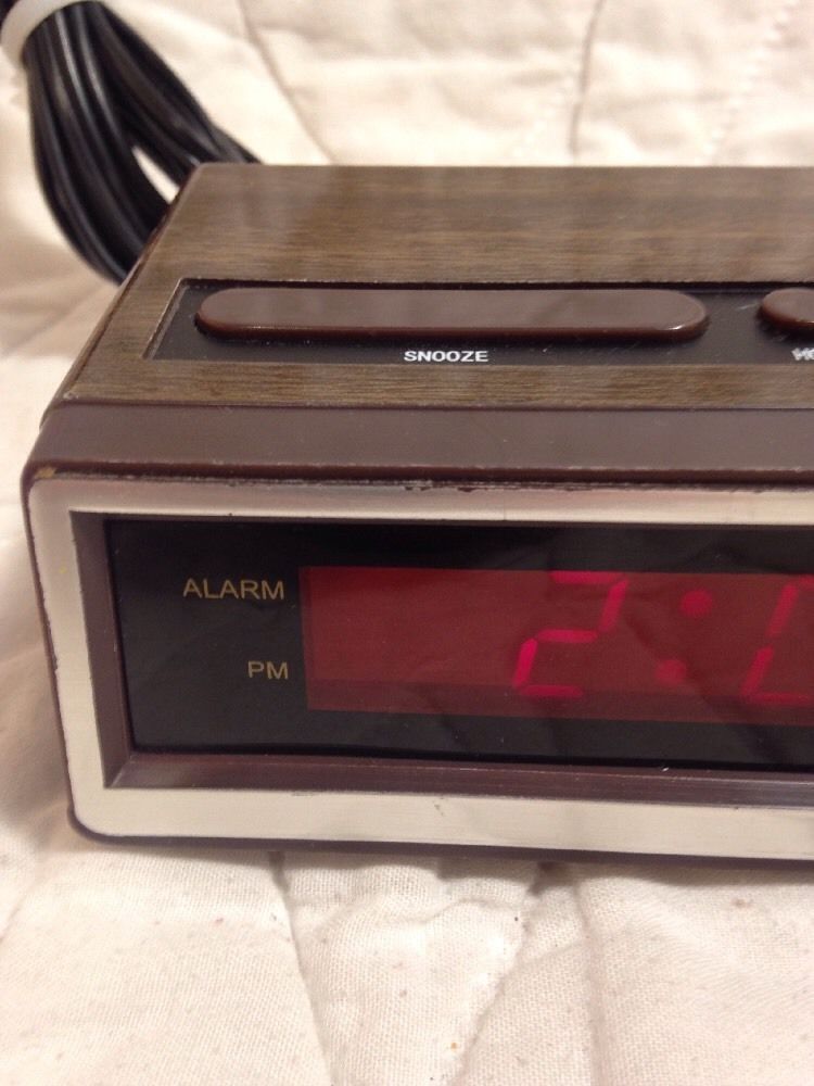 Vintage TOZAI Electronic LED Alarm Clock #1585